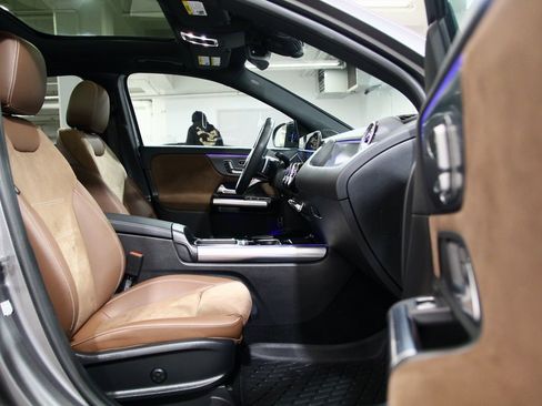 Used 2025 Mercedes-Benz GLA 250 4MATIC image 23