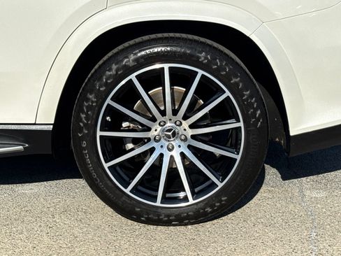 Used 2023 Mercedes-Benz GLS 580 4MATIC image 19