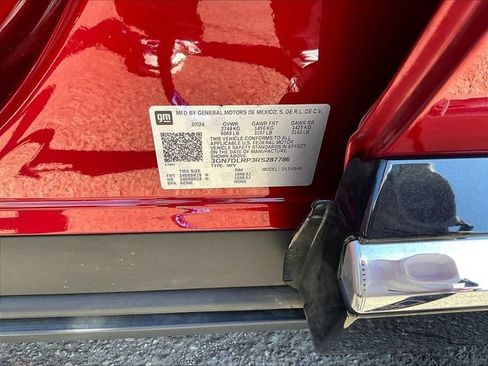 Certified 2024 Chevrolet Equinox EV LT w/ LPO, Trailering Package FWD image 21