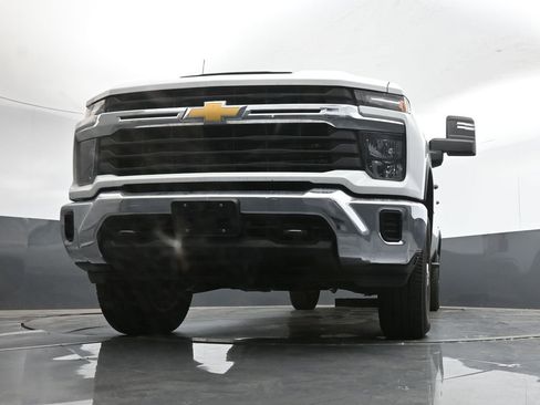 Used 2024 Chevrolet Silverado 2500 LT image 33
