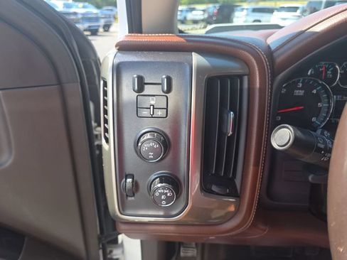 Used 2017 Chevrolet Silverado 1500 High Country AWD/4WD image 27