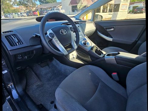 Used 2015 Toyota Prius Two image 11