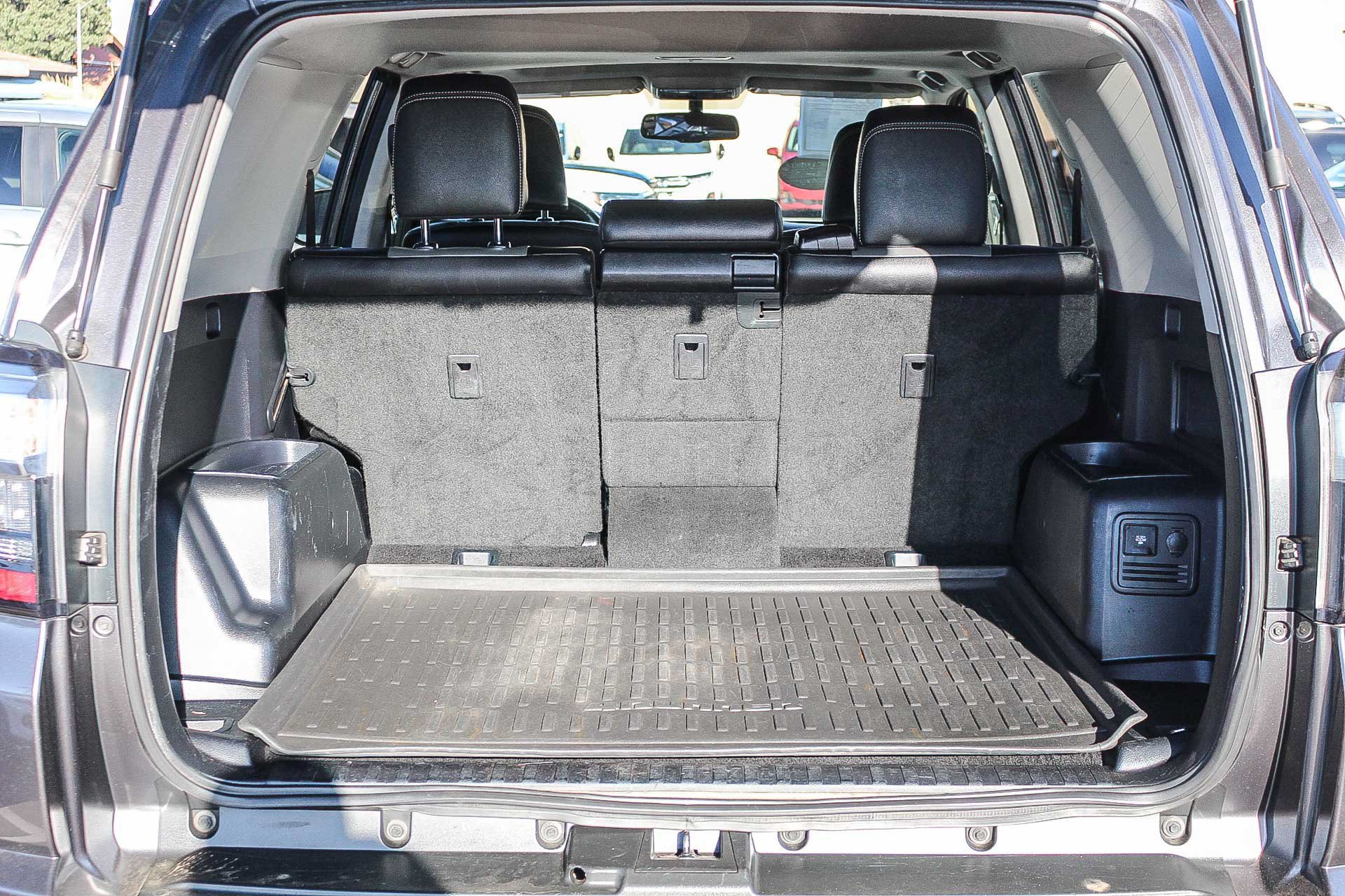 Used 2018 Toyota 4Runner SR5 Premium AWD/4WD image 19