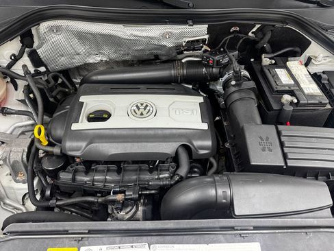 Used 2017 Volkswagen Tiguan S image 29