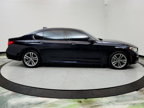 Used 2016 BMW 750i image 4