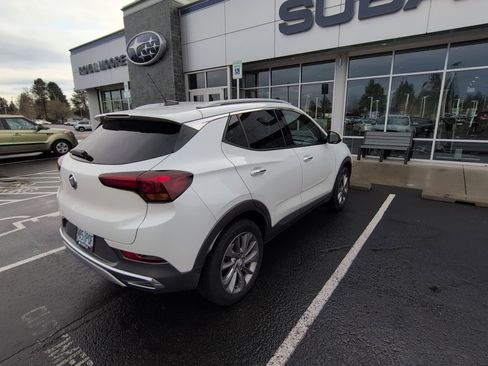 Used 2021 Buick Encore GX Essence w/ Experience Buick Package image 9