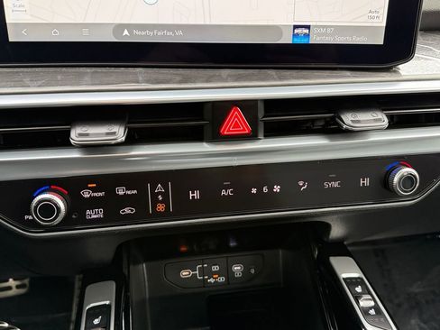 Certified 2025 Kia Sorento SX Prestige w/ Sage Leather Package image 18