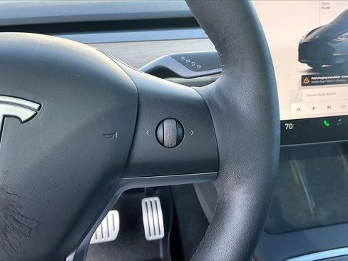 Used 2024 Tesla Model Y Performance image 32