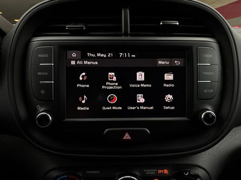 Used 2025 Kia Soul LX w/ LX Technology Package FWD image 27