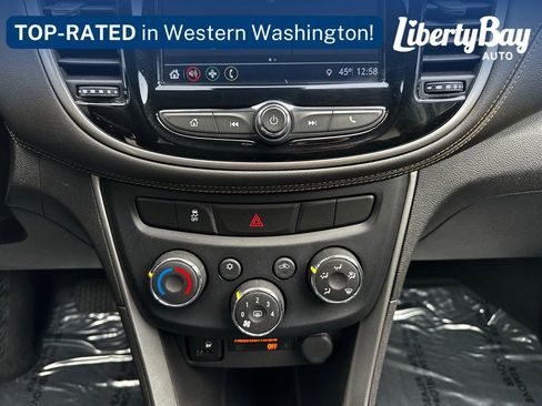 Used 2018 Chevrolet Trax LS FWD image 25