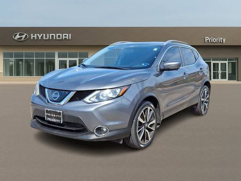 Used 2018 Nissan Rogue Sport SL image 1