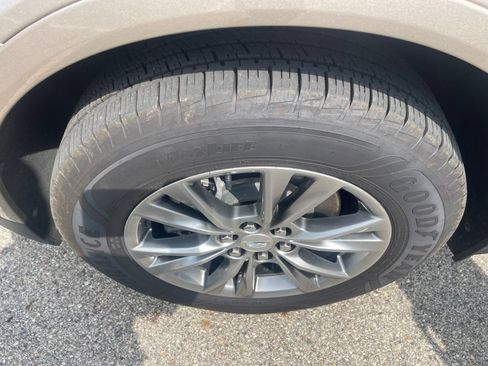 Used 2022 Cadillac XT5 Premium Luxury w/ LPO, Floor Liner Package FWD image 28