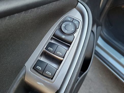 Used 2025 Chevrolet Malibu RS FWD image 16