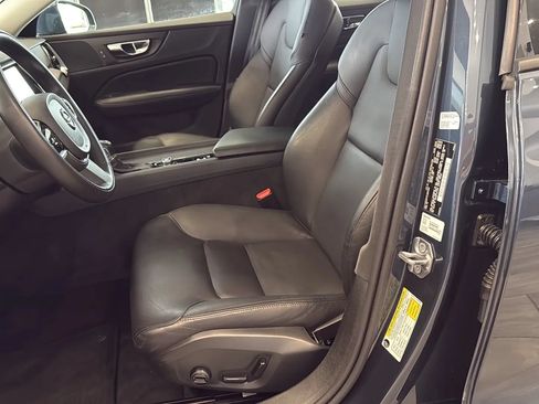 Used 2020 Volvo S60 T5 Momentum FWD image 14