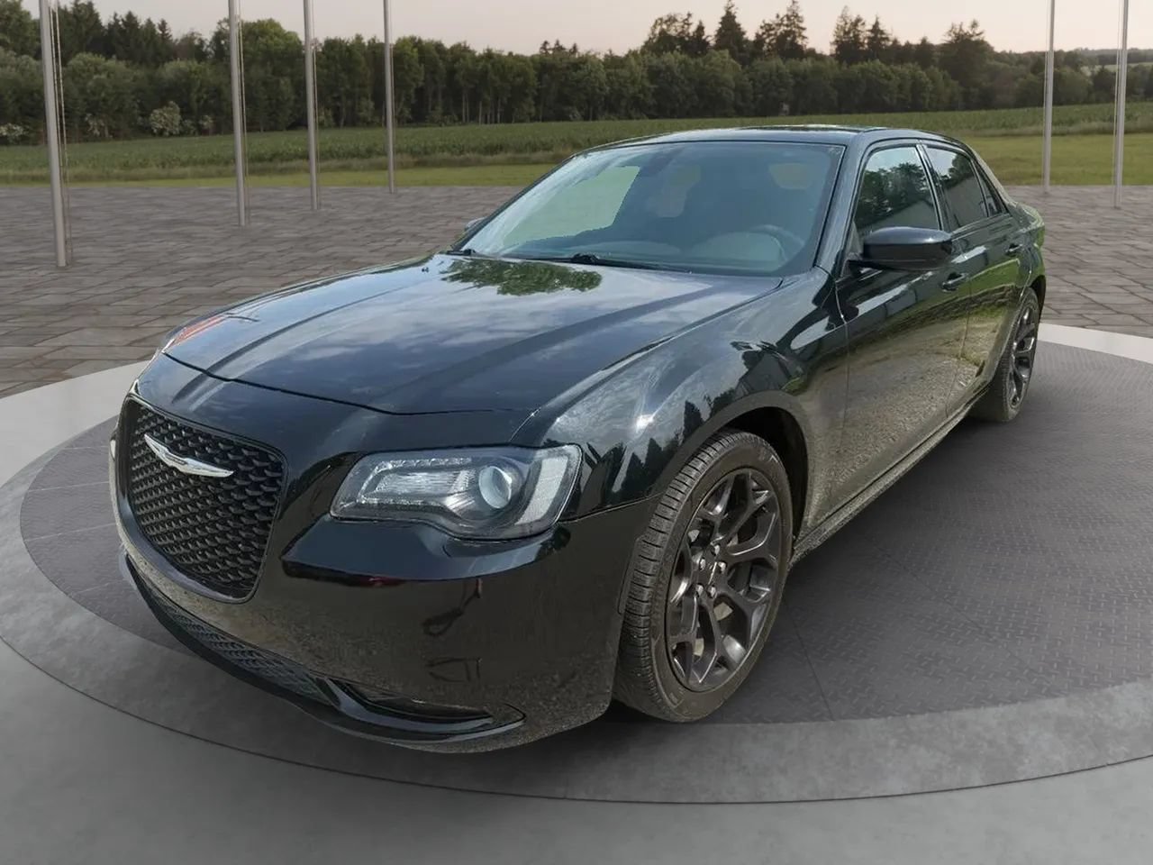 Used 2019 Chrysler 300 S RWD image 1