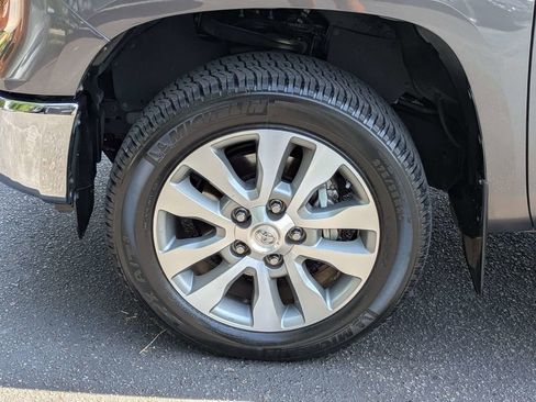 Used 2016 Toyota Tundra Limited w/ Limited Premium Package AWD/4WD image 11