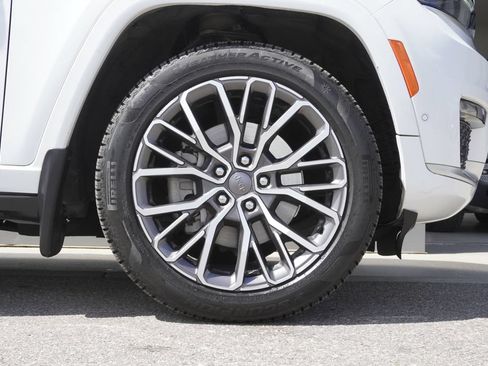 Used 2021 Jeep Grand Cherokee L Summit AWD/4WD image 34