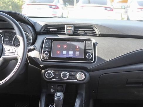 Used 2020 Nissan Versa S FWD image 17