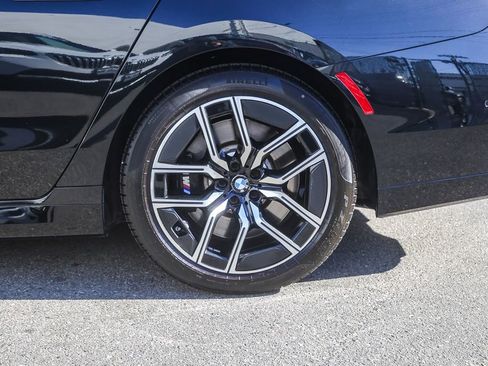 Used 2024 BMW 760i xDrive w/ Premium Package 2 AWD/4WD image 8