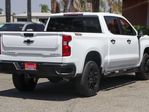 Used 2024 Chevrolet Silverado 1500 Custom Trail Boss w/ Turbomax Blackout Package AWD/4WD image 9
