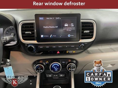 Used 2022 Hyundai Venue SEL image 17