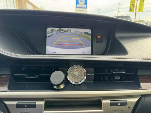 Used 2016 Lexus ES 350 w/ Navigation System Package FWD image 18