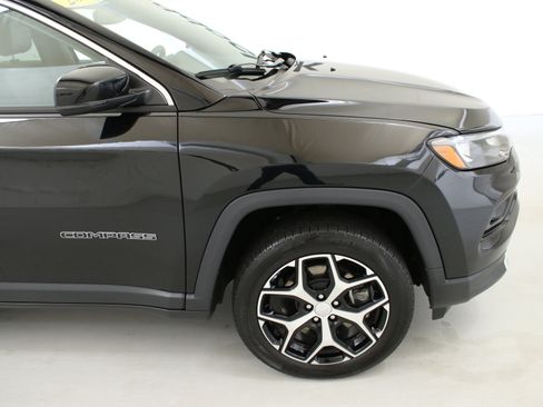 Used 2024 Jeep Compass Limited w/ Sun and Sound Group AWD/4WD image 12