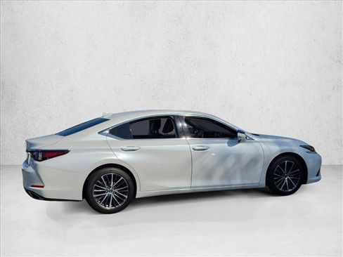Used 2023 Lexus ES 350 w/ Premium Package FWD image 4