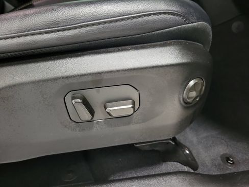 Used 2024 Jeep Wrangler Unlimited Sahara AWD/4WD image 19