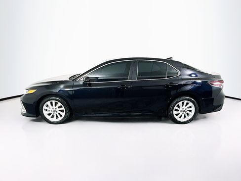 Used 2022 Toyota Camry LE image 6