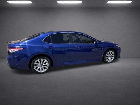 Used 2018 Toyota Camry LE FWD image 19