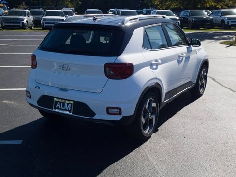 New 2026 Hyundai Venue SEL FWD image 5