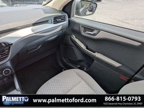 Used 2020 Ford Escape SE FWD image 16