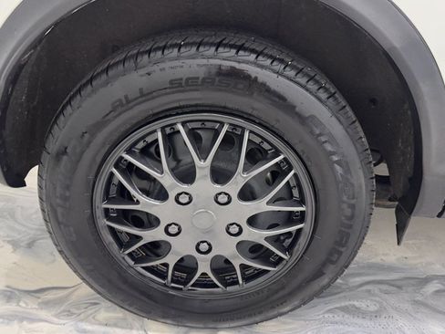 Used 2019 Nissan Rogue Sport S AWD/4WD image 13