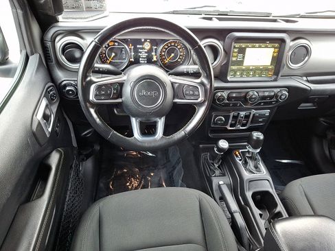 Used 2018 Jeep Wrangler Unlimited Sahara image 11