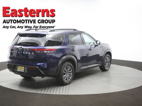 Used 2025 Nissan Pathfinder SV FWD image 41