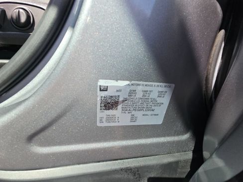 Used 2023 GMC Terrain SLT w/ Tech Package FWD image 23