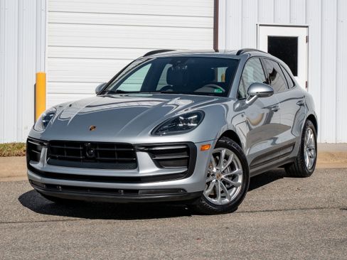 Used 2023 Porsche Macan image 1