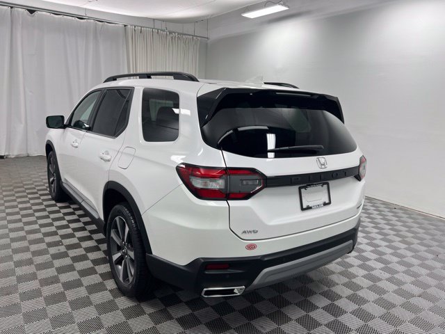 Used 2023 Honda Pilot Touring image 6