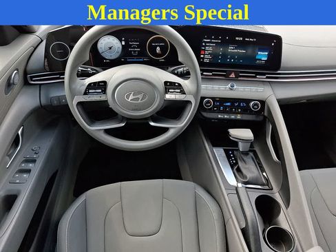 Used 2024 Hyundai Elantra SEL FWD image 10