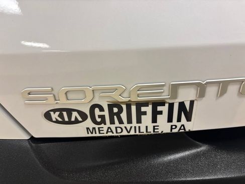 Used 2023 Kia Sorento S AWD/4WD image 8