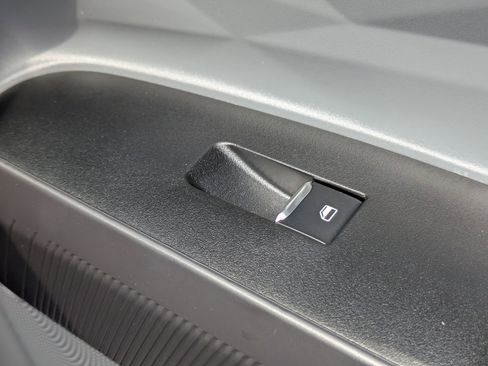 New 2025 Ford Maverick XL w/ Equipment Group 102A image 33