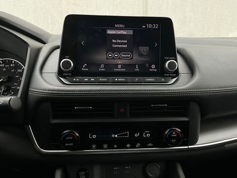 Used 2025 Nissan Rogue SV image 28