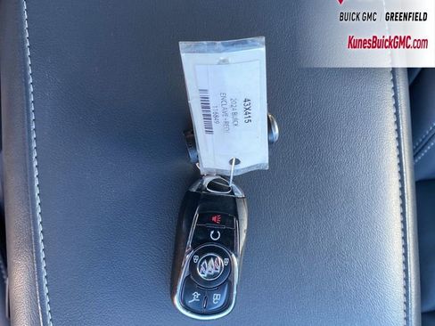 Used 2024 Buick Enclave Premium image 39