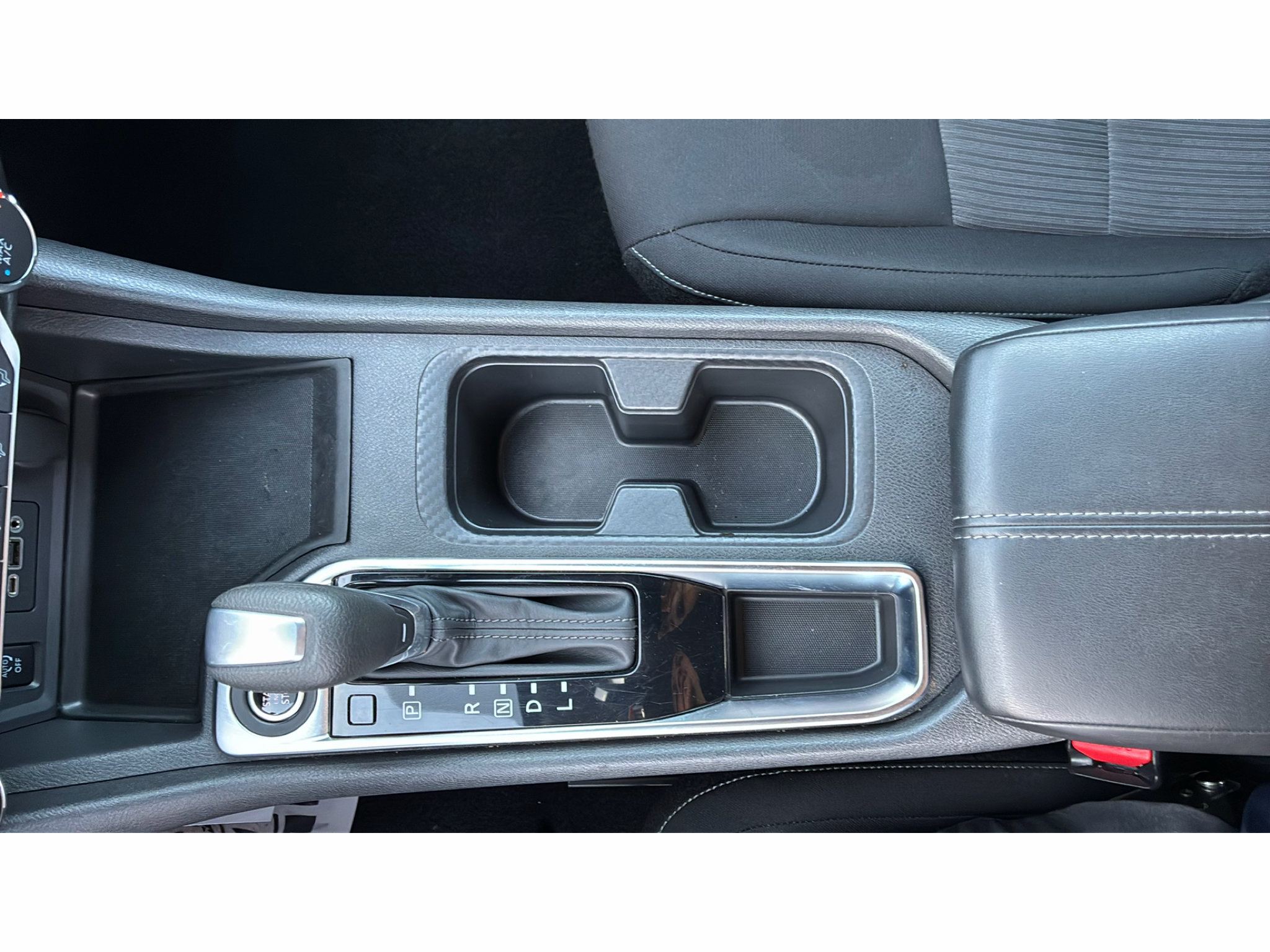 Used 2025 Nissan Sentra SV FWD image 16