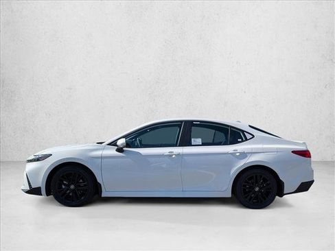 New 2026 Toyota Camry SE image 5