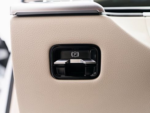 Used 2024 Mercedes-Benz S 580e 4MATIC Sedan image 58