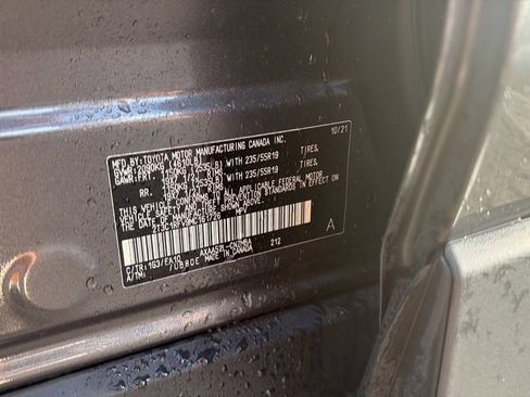 Used 2021 Toyota RAV4 XLE Premium FWD image 25