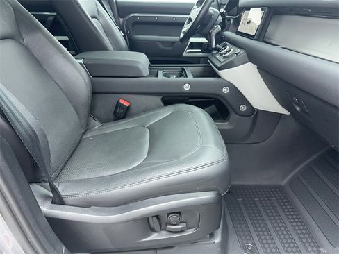 Used 2023 Land Rover Defender 110 SE image 51