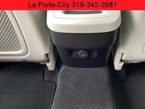 Used 2022 Volvo XC60 B5 Momentum AWD/4WD image 16